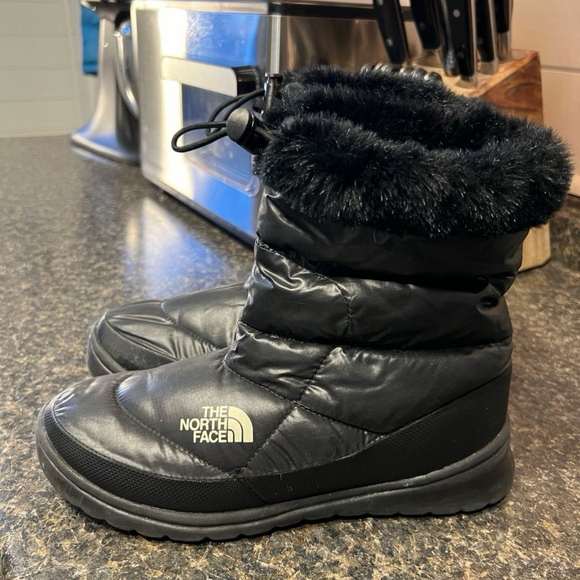 The North Face Nupste III Lightweight Down Boots - Picture 3 of 11